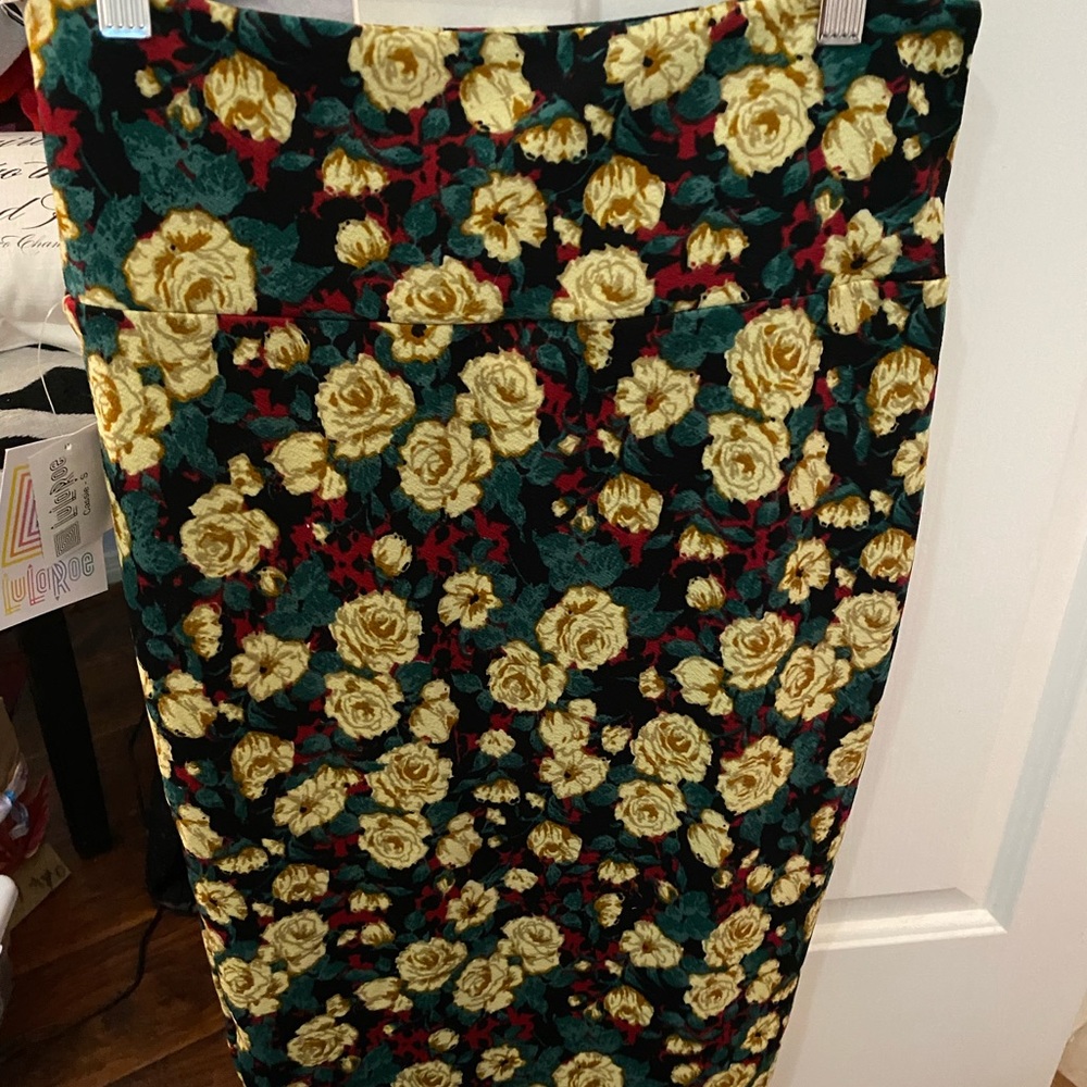 Lularoe Cassie skirt size small
